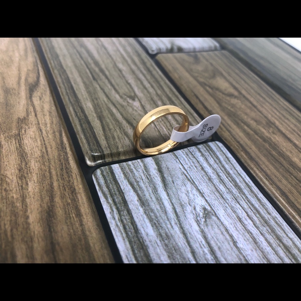 Womens gold ring wedding band - many sizes !
